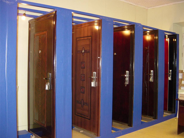 Металлическая дверь