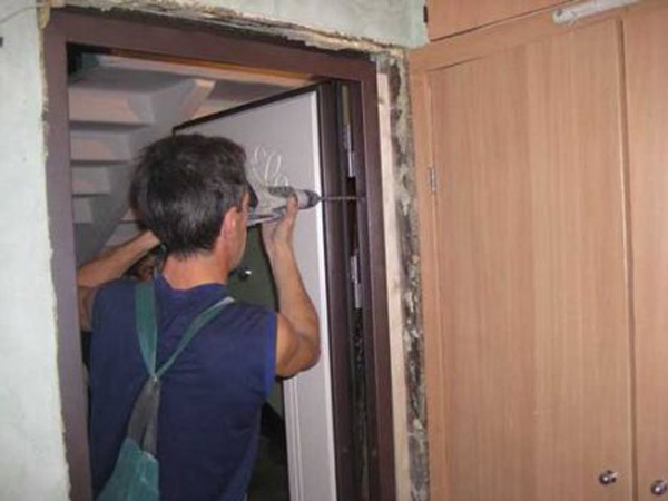 Установка двери